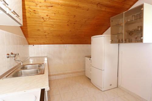 Apartments With A Parking Space Zuljana (peljesac) - 252