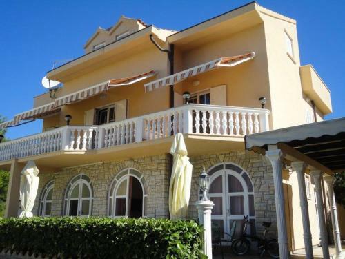 Hostal Apartments Antovesa