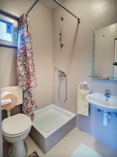 Apartments Zizic