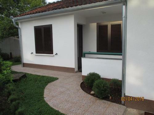 Apartments With Wifi Necujam (solta) - 12500