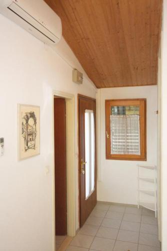 Apartments By The Sea Necujam (solta) - 5208