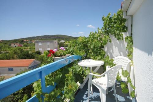Apartments By The Sea Sucuraj (Hvar) - 3589