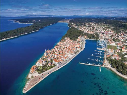 Three-bedroom Holiday Home In Supetarska Draga