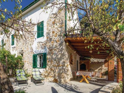 Three-bedroom Holiday Home In Supetarska Draga