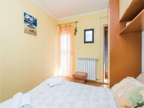 One-bedroom Apartment In Supetarska Draga