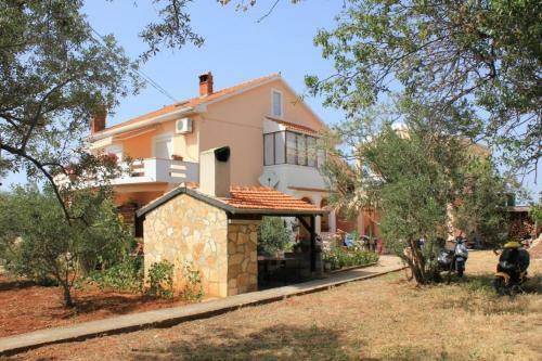 Apartments By The Sea Sutomiscica (Ugljan) - 912