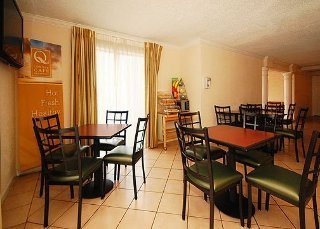 Hotel Quality Inn & Suites