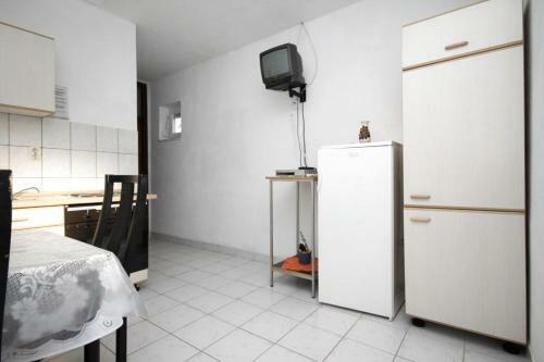 Apartments With A Parking Space Mavarstica (ciovo) - 8685