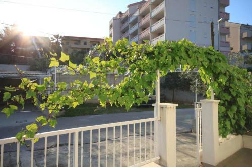 Apartments With A Parking Space Mavarstica (ciovo) - 8685
