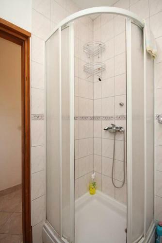 Apartments With A Parking Space Mavarstica (ciovo) - 8685
