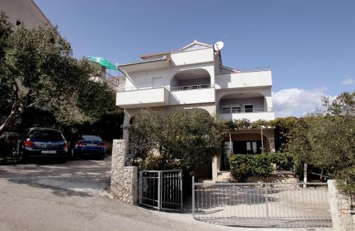 Apartments With A Parking Space Mavarstica (ciovo) - 11563