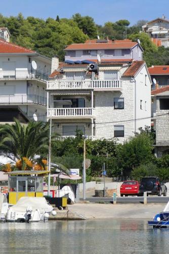 Apartment Okrug Gornji 11374a