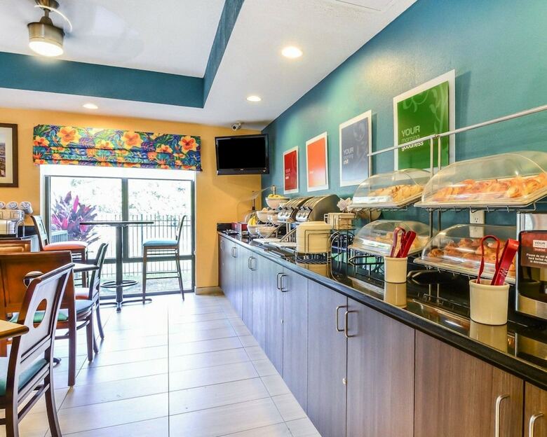 Hotel Comfort Suites