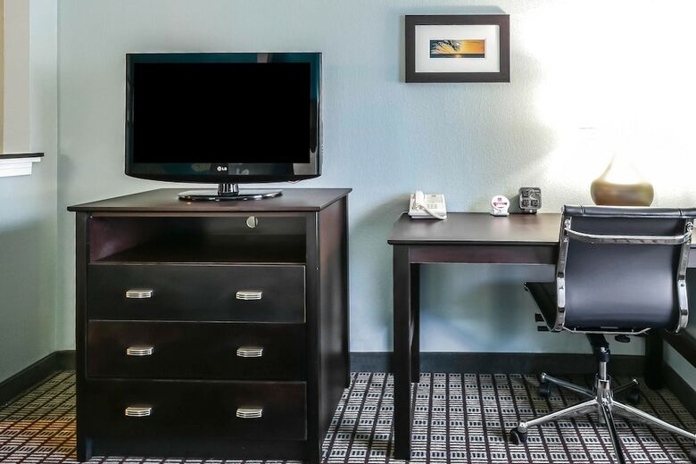 Hotel Comfort Suites