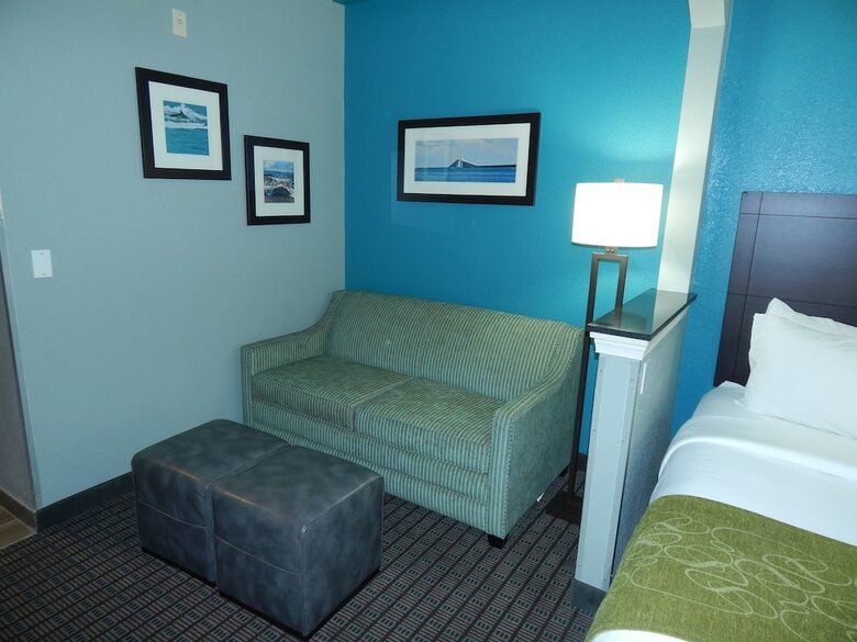 Hotel Comfort Suites