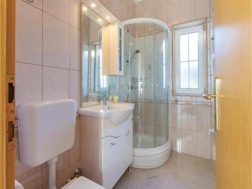 Apartment Trogir With Sea View 04