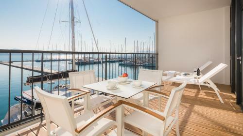 Marina Baoti? Apartments