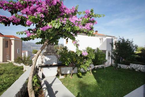 Apartment Slatine 972b