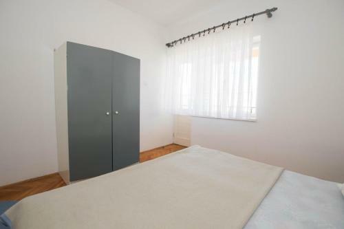 Apartment Arbanija 1122a