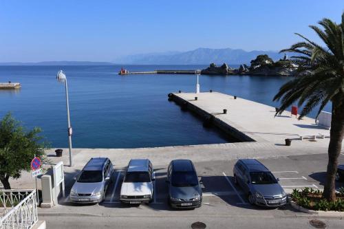 Apartment Trpanj 10047b