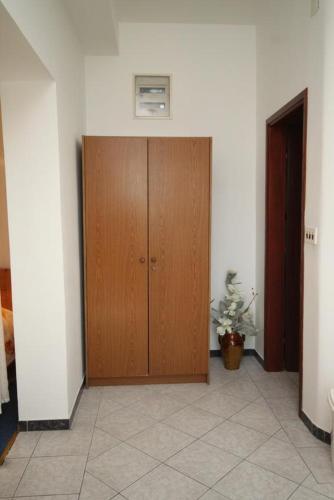 Apartments By The Sea Ubli (Lastovo) - 8355