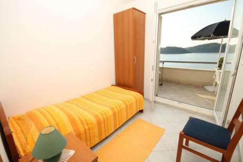 Apartments By The Sea Ubli (Lastovo) - 8355