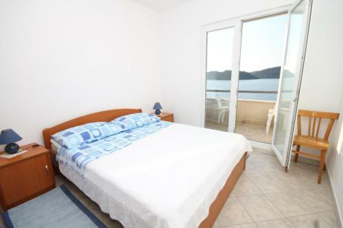 Apartments By The Sea Ubli (Lastovo) - 8355