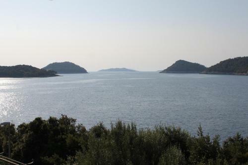 Apartments By The Sea Ubli (Lastovo) - 8355