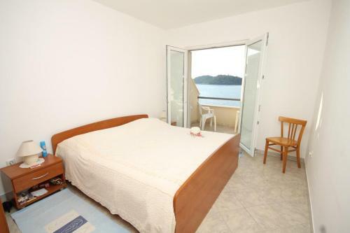 Apartments By The Sea Ubli (Lastovo) - 8355