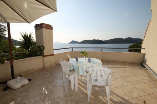 Apartments By The Sea Ubli (Lastovo) - 8355