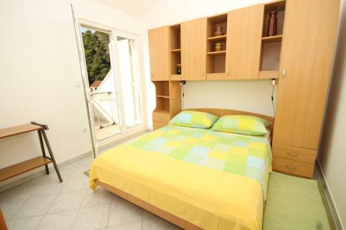 Apartments By The Sea Ubli (Lastovo) - 8355