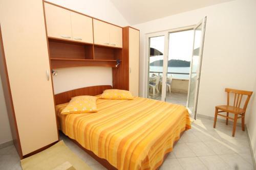 Apartments By The Sea Ubli (Lastovo) - 8355