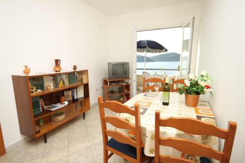 Apartments By The Sea Ubli (Lastovo) - 8355