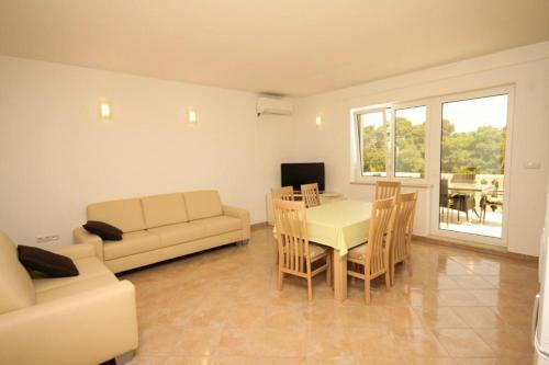 Apartment Ugljan 829b