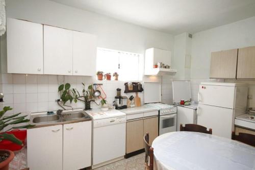 Apartment Ugljan 8304b