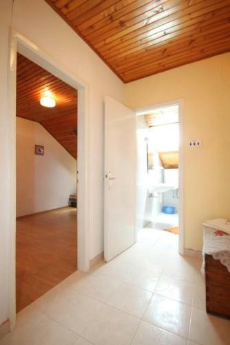 Apartment Ugljan 8241b