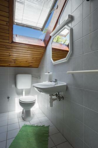 Apartments With A Parking Space Ugljan - 8241