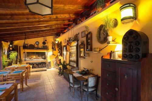 Apartments With A Parking Space Ugljan - 8241