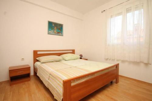 Apartments With A Parking Space Ugljan - 8430