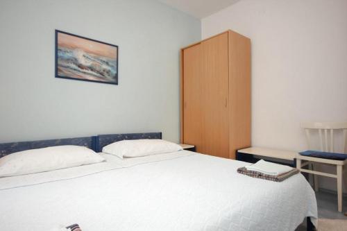 Apartments By The Sea Ugljan - 8519