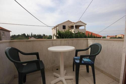 Apartments By The Sea Ugljan - 8301