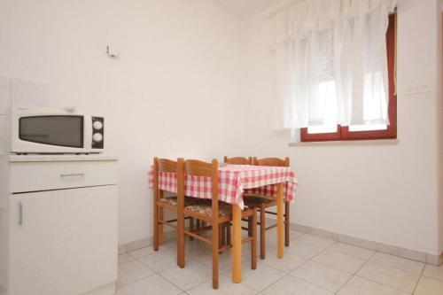 Apartments By The Sea Ugljan - 8301