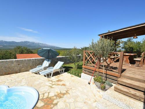 Spacious Holiday Home In Trilj With Swimming Pool