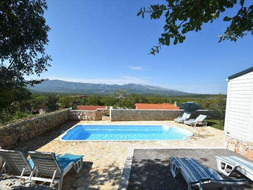 Spacious Holiday Home In Trilj With Swimming Pool