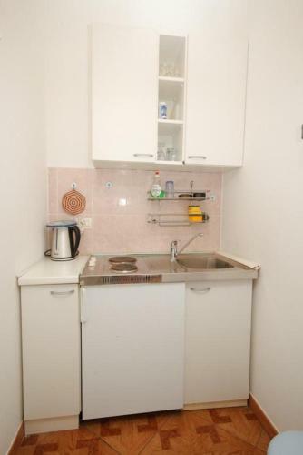 Hostal Double Room Babici 3046a