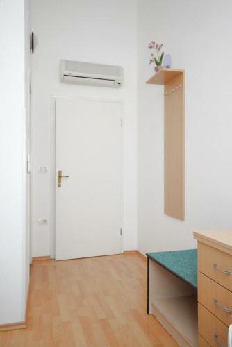 Hostal Double Room Babici 3046b