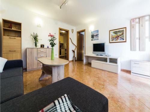 One-bedroom Apartment In Umag