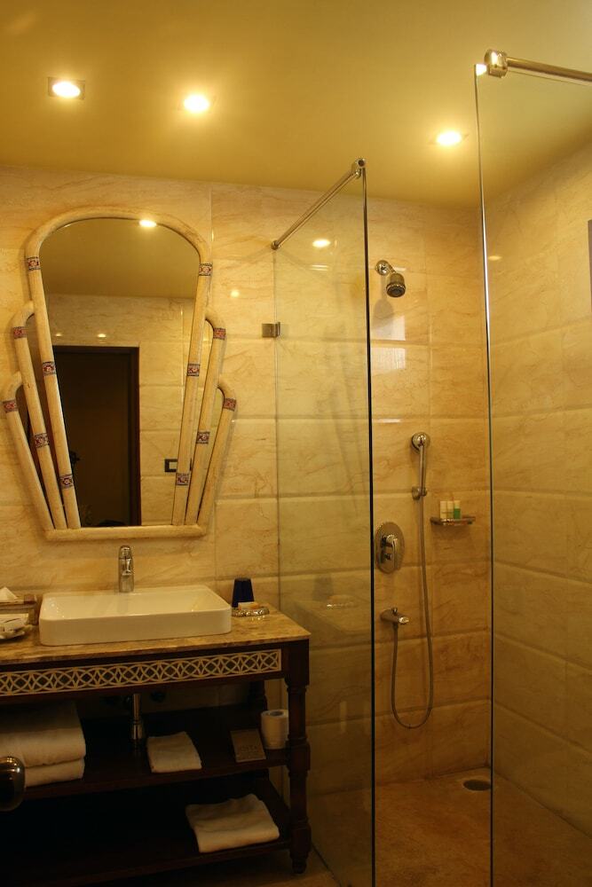 Hotel Rajputana Resort (t)