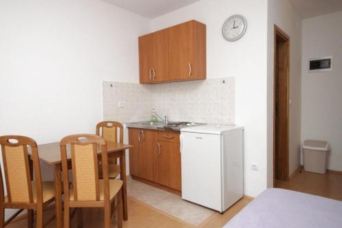 Apartments With A Parking Space Umag - 2548