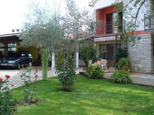 Sandra House With Apartment
